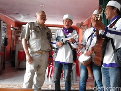 Saat Alex Noerdin Bertemu Pengamen Jalanan dan Mendadak Selawatan