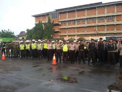 Aparat Gabungan Tertibkan Angkot Bekasi, Diderek Bila Membandel