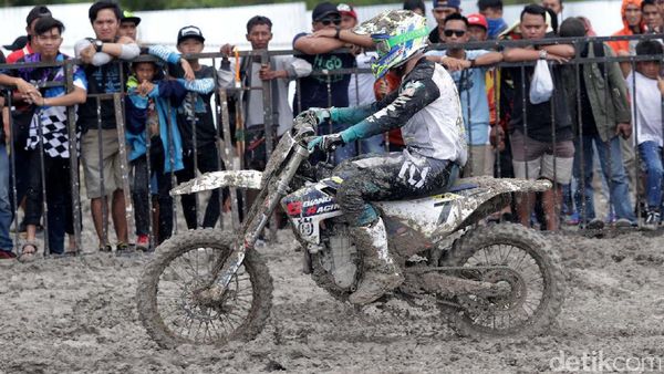 Penonton Padati Arena Indo MXGP