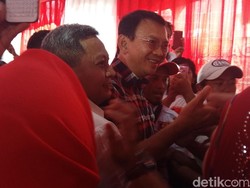 Ahok Diam-diam Temui Warga yang Sakit di Jatinegara, Jaktim