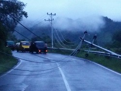 Listrik di Sumbar Padam Akibat Longsor, PLN Sebar Genset Mini