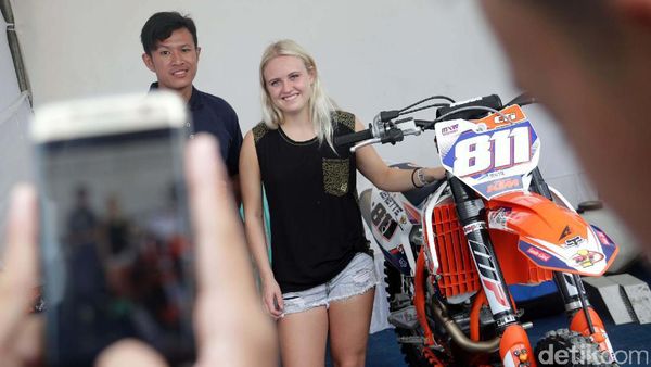 Pebalap Wanita WMX GP Jadi Idola