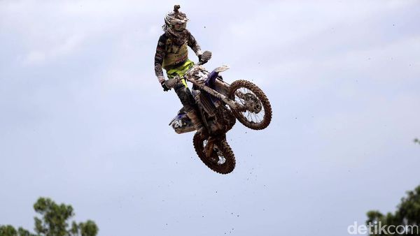 Race 1 MXGP Milik Shaun Simpson