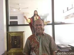 Pertemuan Penuh Makna Romo Evensius dengan Raja Salman