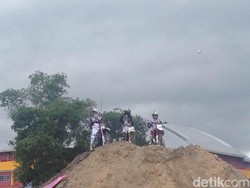 Aksi Freestyler Semarakkan Ajang Indo MXGP