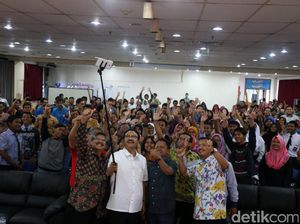 Baik Buruk Internet di Tangan Anak Muda