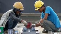 Renovasi Tennis Indoor Senayan