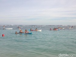 Suasana Pantai Pandawa Saat Kedatangan Rombongan Raja Salman