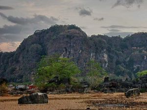 Pegunungan Karst Spektakuler dari Sulawesi