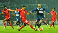 Arema FC juga sukses melaju ke final Piala Presiden 2017 setelah menyingkirkan Semen Padang. Di leg kedua semifinal, Singo Edan menang 5-2 atas Kabau Sirah. Pool/Tim Media PSSI.