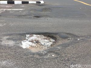 Ternyata Kecelakaan karena Jalan Berlubang Bisa Minta Ganti Rugi