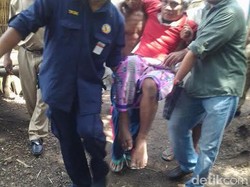 DPRD Jember Datangi Penderita Stroke yang Tinggal di Kamar Mandi