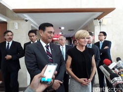 Bertemu Menlu Australia, Luhut: RI Terbuka untuk Investasi Asing