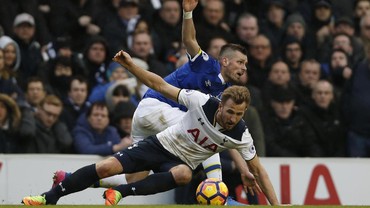 Kekacauan di Lini Tengah Everton Hadirkan Kemenangan bagi Spurs