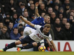 Kekacauan di Lini Tengah Everton Hadirkan Kemenangan bagi Spurs