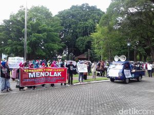 Dirazia, PKL Bermobil di Sekitar Pasar Klewer Dibawa ke Pengadilan
