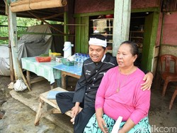 Warungnya Dibongkar, Yatimah Menangis Bahagia Dapat Uang Pengganti