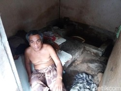 Derita Stroke, Warga Jember Ini 20 Tahun Tinggal di Kamar Mandi