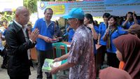 Alumni UKI Beri Sumbangan dan Penyuluhan Hukum