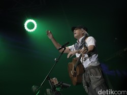 Lirik dan Chord Lagu Tergila-Gila dari Iwan Fals