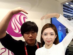 Aplikasi Ini Bisa Selfie dan Chatting dengan Orang Mati