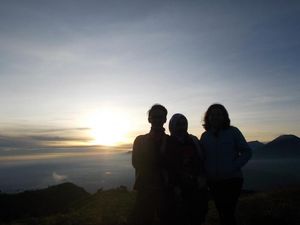 Menikmati Syahdunya Gunung Prau di Wonosobo