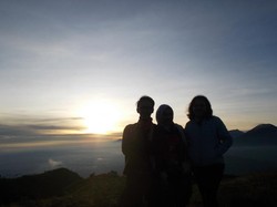 Menikmati Syahdunya Gunung Prau di Wonosobo