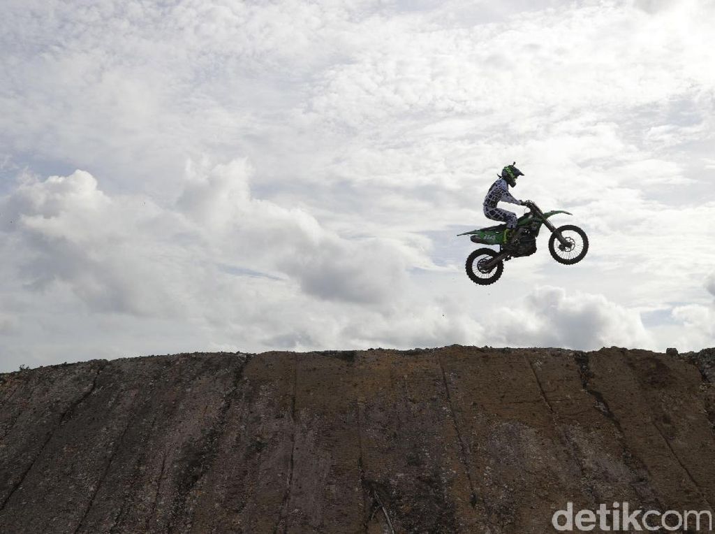 Pebalap Belanda Kuasai MXGP di Semarang Pebalap Belanda Kuasai MXGP di Semarang
