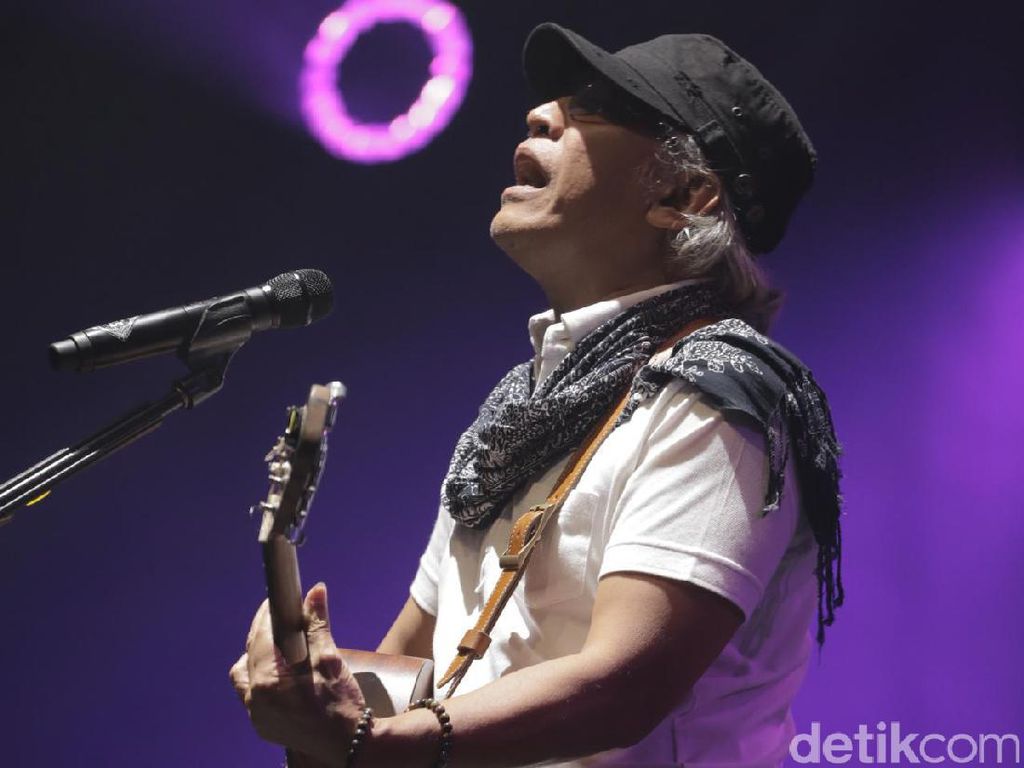 Lirik dan Chord Lagu Berapa dari Iwan Fals Lirik dan Chord Lagu Berapa dari Iwan Fals