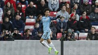 Pada paruh kedua, City yang terus menekan dan punya banyak peluang cuma bisa mencetak satu gol tambahan melalui Sane pada menit ke-59. Reuters/Andrew Yates.