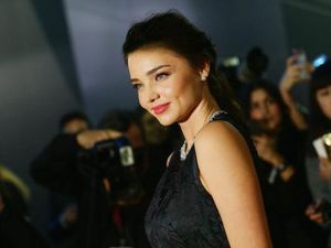 Pesona Miranda Kerr Tak Goyahkan Evan