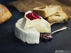 Meski Berselimut Jamur, Keju Camembert Aman Dimakan dan Kaya Nutrisi