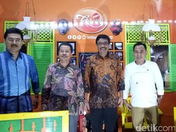 Djarot Bahas soal Cuti Kampanye Saat Resmikan Sentra Kuliner