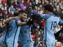 Aguero dan Sane Menangkan City
