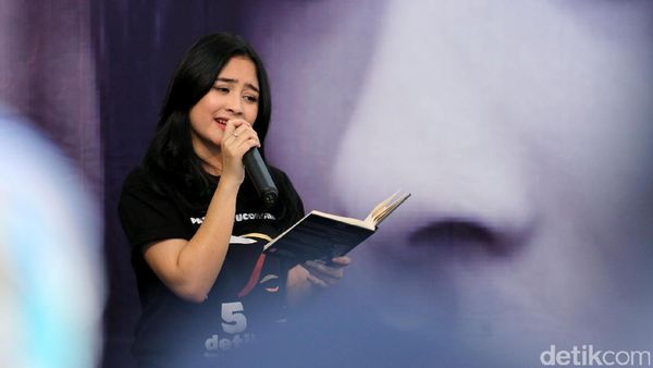 Curhatan Hati Prilly Latuconsina Jadi Karya