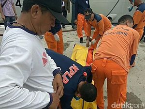 Mayat Pria Ditemukan Terapung di Teluk Jakarta