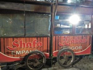 Yang Harus Kamu Coba di Bogor, Kebab Jumbo Murah Meriah