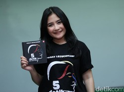 Prilly Latuconsina Tengah Menulis Buku Puisi Kedua
