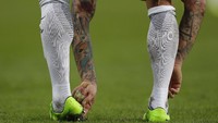 Masih dari pertandingan Sunderland v Manchester City, kaki siapakah ini? Petunjuk: bek asal Serbia (Foto: Reuters / Lee Smith Livepic)
