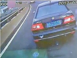 Ambulans Dihalangi Mobil, Korban Kecelakaan Meninggal