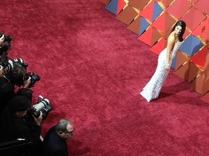 Pakai Baju Seperti Ini di Oscar, Priyanka Chopra Sempat Sulit Makan