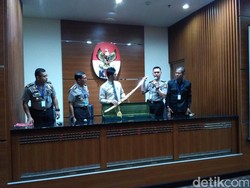 Ke KPK, Perwakilan Polri Laporkan Pedang Emas Pemberian Saudi