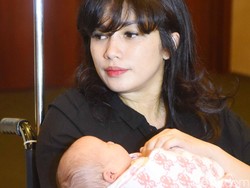 Masih Beri ASI Eksklusif, Ussy Sulistiawaty Tak Khawatir Berpuasa