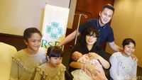 Wajah Bahagia Andhika Pratama dan Ussy Bersama Bidadari Kecilnya