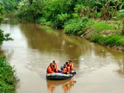 Ismail Terseret Arus saat Mandi di Sungai Ciwaringin Cirebon