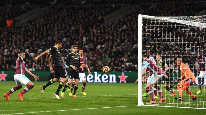 Chelsea Menang 2-1 di Markas West Ham