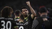 Dari puncak klasemen, Chelsea mengokohkan posisi mereka setelah memenangi Derby London. The Blues membawa pulang kemenangan 2-1 dari lawatan ke West Ham United (Foto: Reuters / Toby Melville)