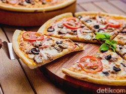 Penerbangan Delay, Kru Kabin Beri Pizza Gratis ke Penumpang