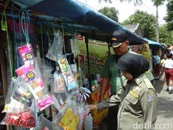 Kasus Permen Dot Dinilai Pelajaran Penting Bagi Pemkot Surabaya