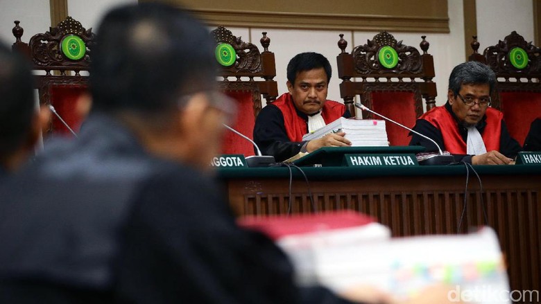 Sidang Tuntutan Ahok Ditunda, Pengacara: Kami Tidak Diuntungkan